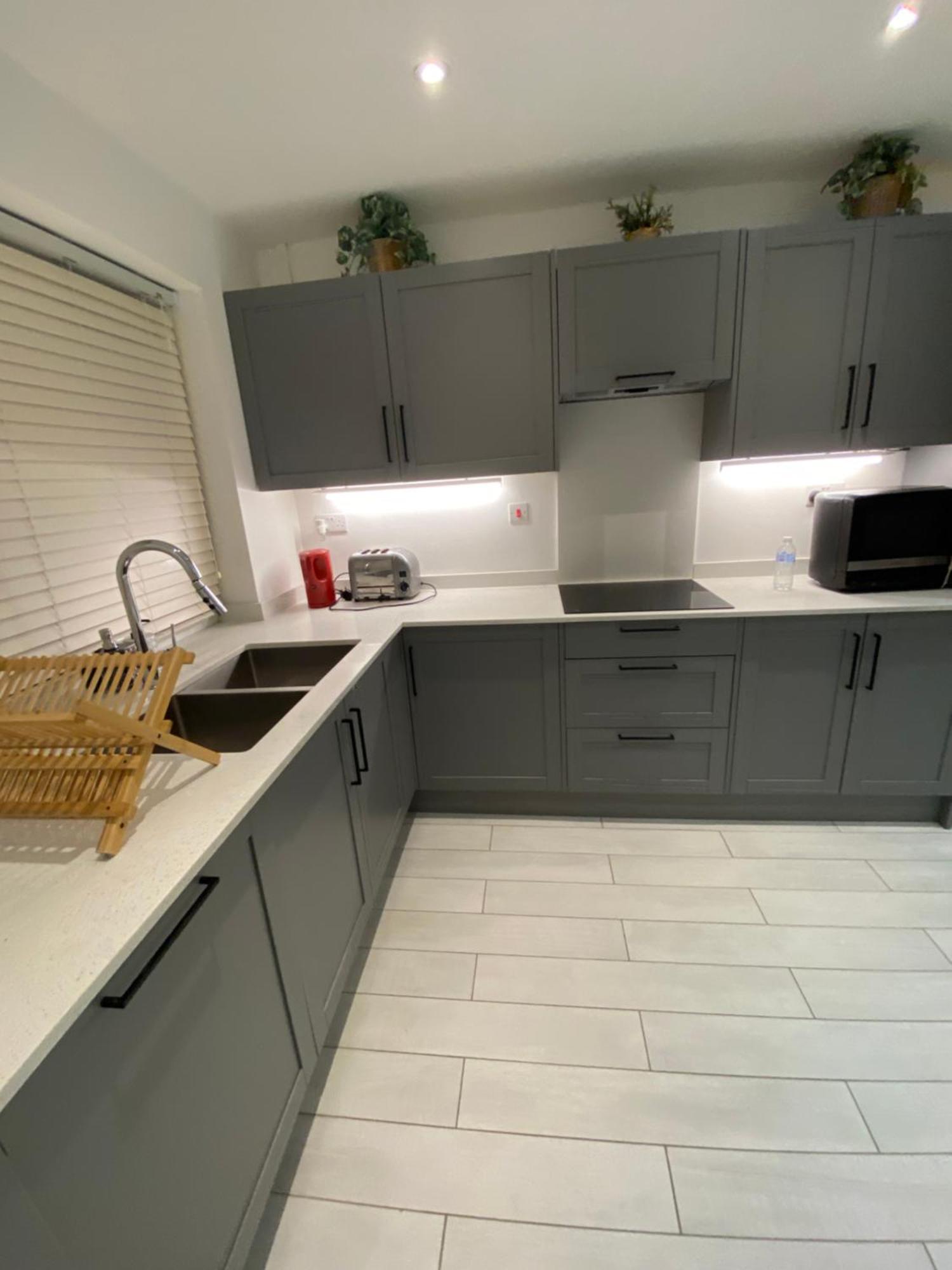 The Bay Apartment Edgware Extérieur photo