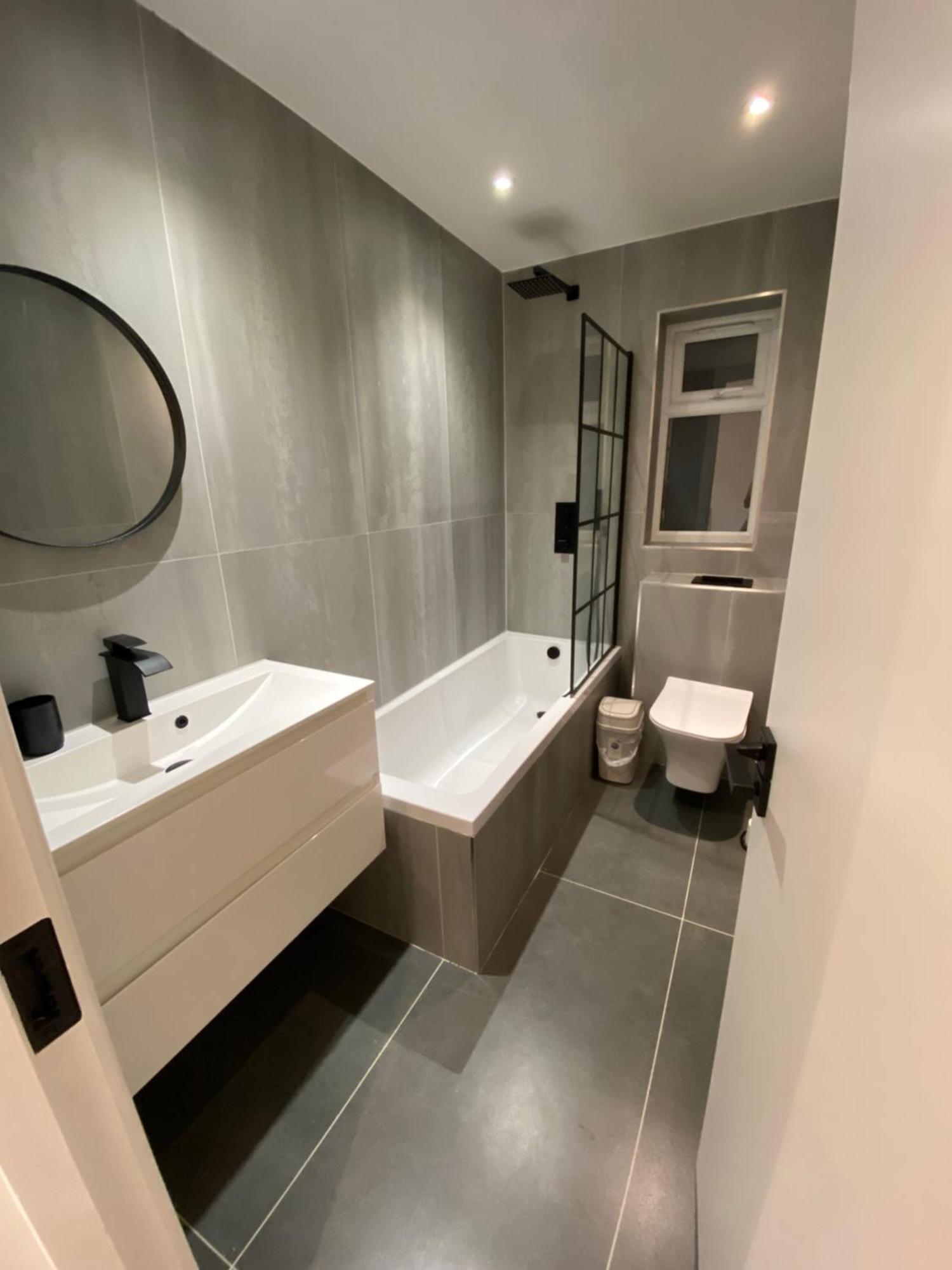The Bay Apartment Edgware Extérieur photo