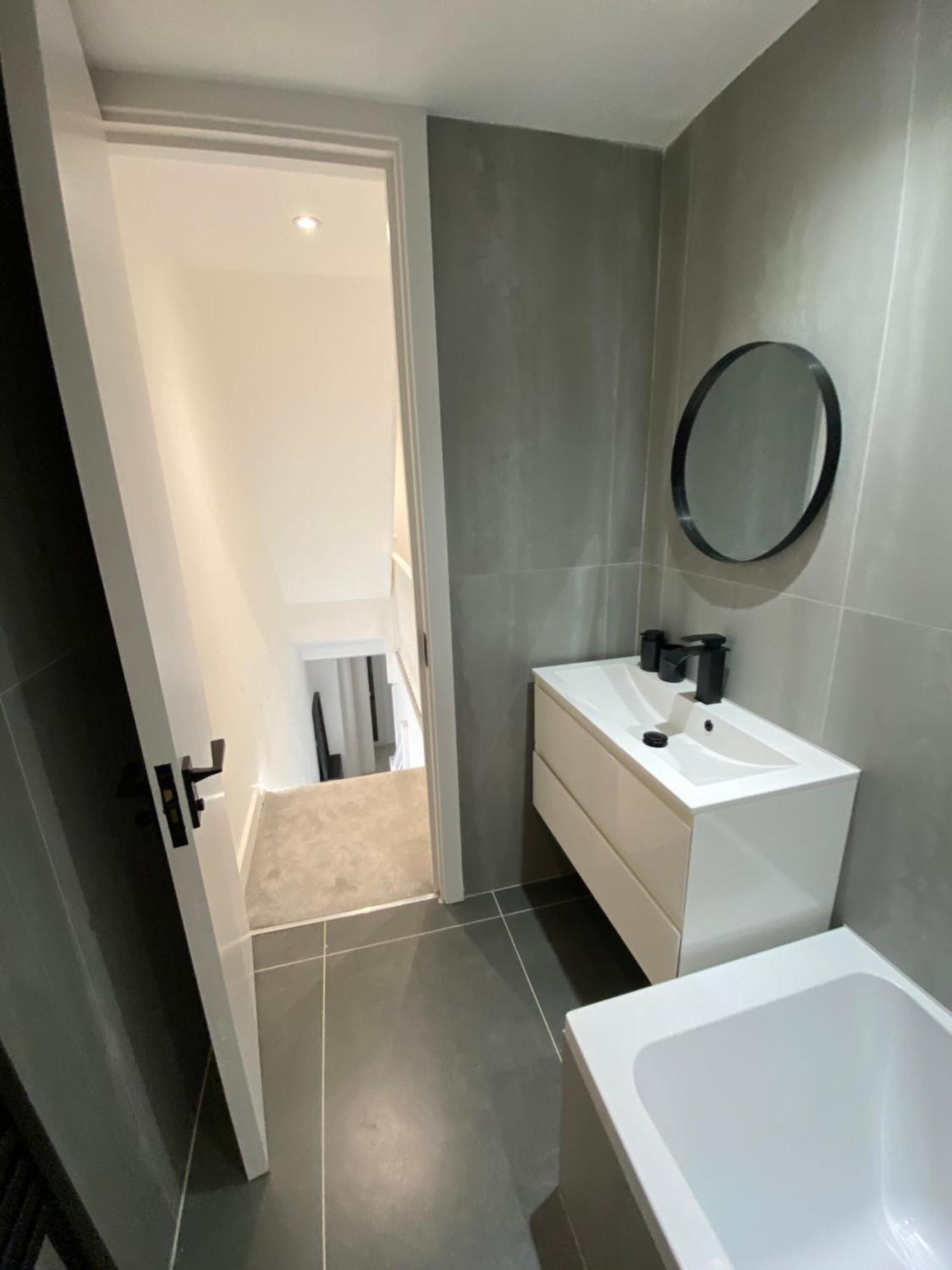 The Bay Apartment Edgware Extérieur photo