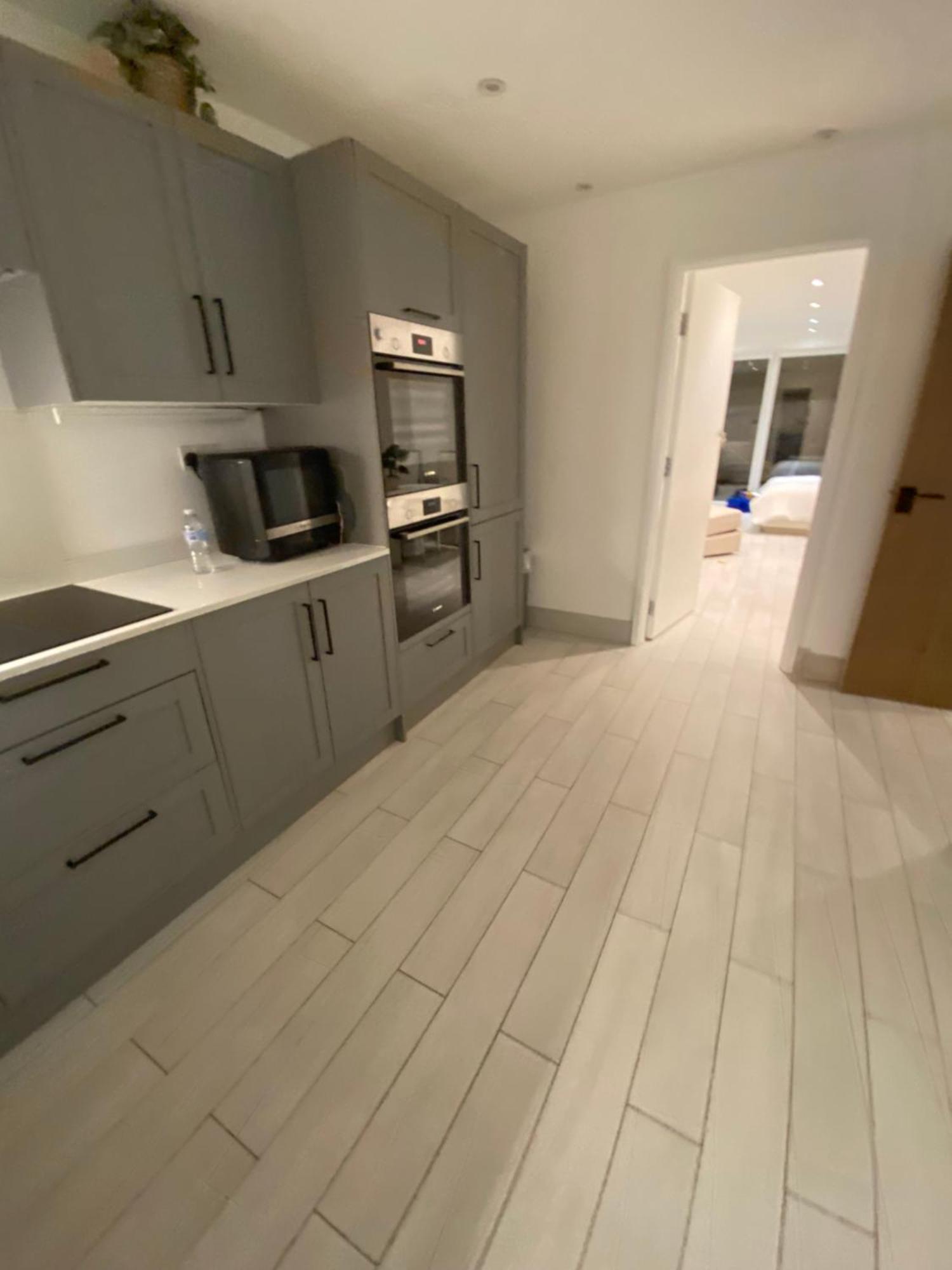 The Bay Apartment Edgware Extérieur photo