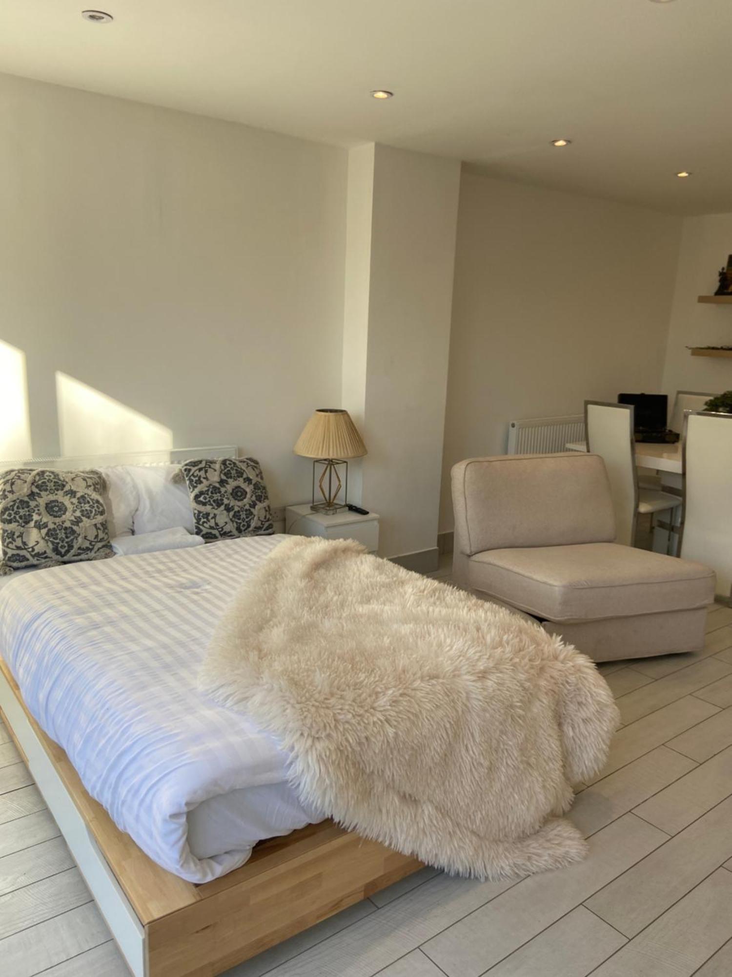 The Bay Apartment Edgware Extérieur photo