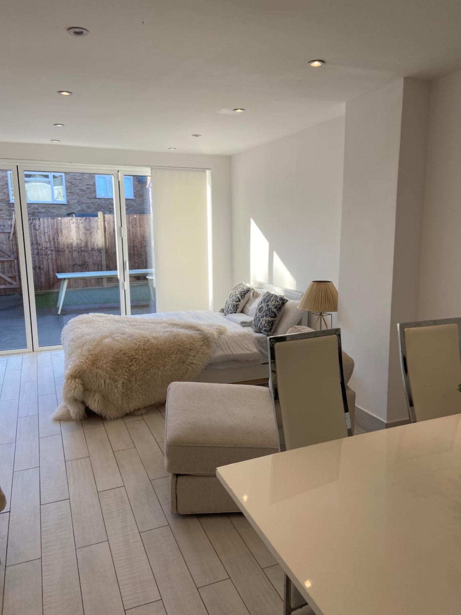 The Bay Apartment Edgware Extérieur photo