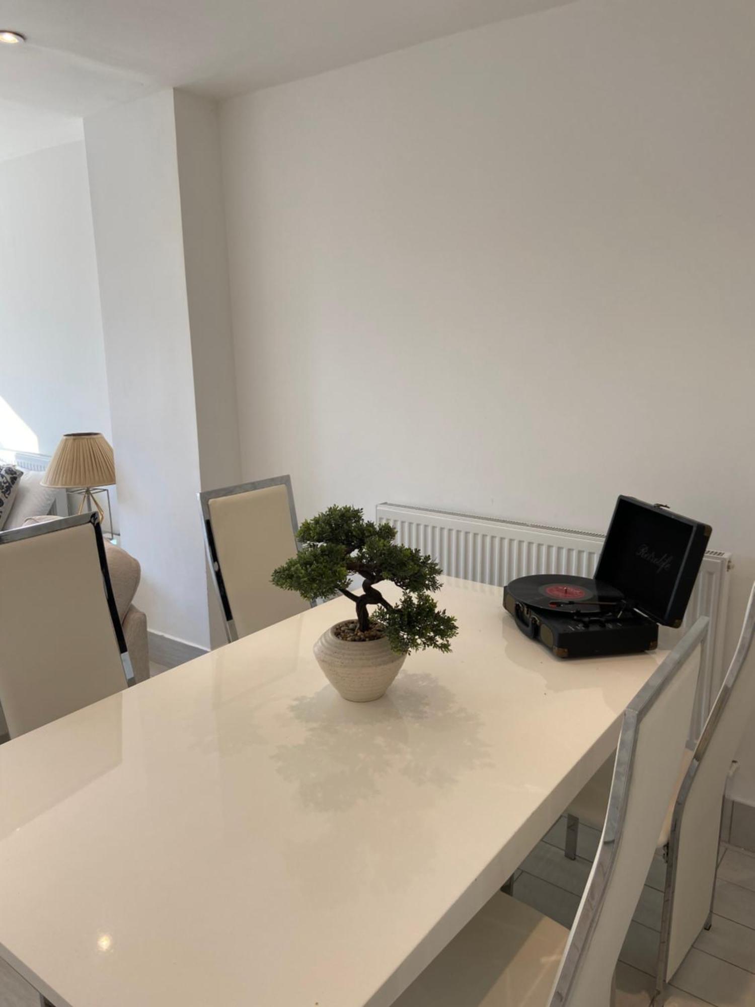 The Bay Apartment Edgware Extérieur photo